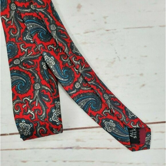 John Clarendon Multicolored Paisley U.S.A Made %100 Silk Tie - Picture 11 of 11